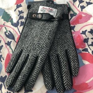 Harris Tweed ladies gloves from Scotland